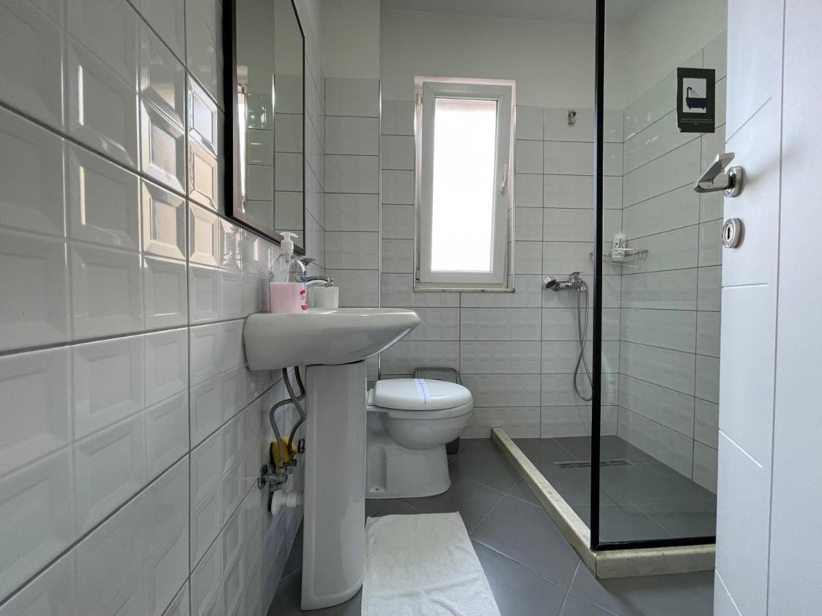 Central Studio Apartments Tiranë Luaran gambar