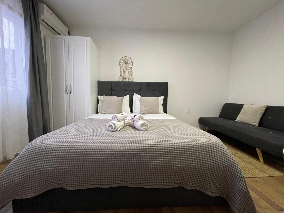 Central Studio Apartments Tiranë Luaran gambar