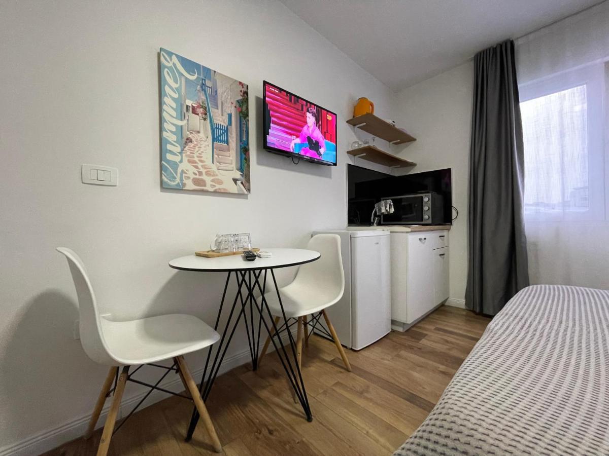 Central Studio Apartments Tiranë Luaran gambar