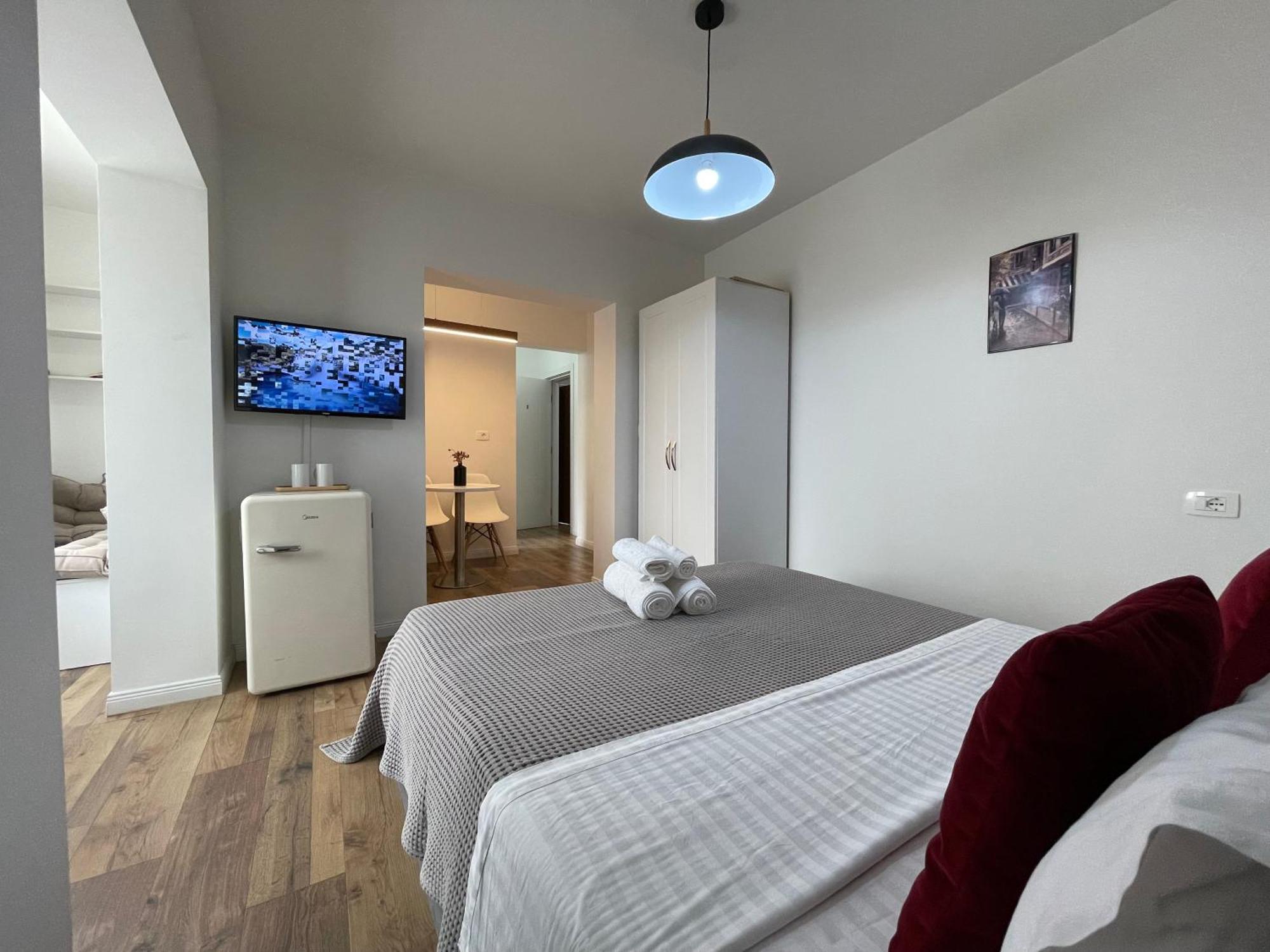 Central Studio Apartments Tiranë Luaran gambar