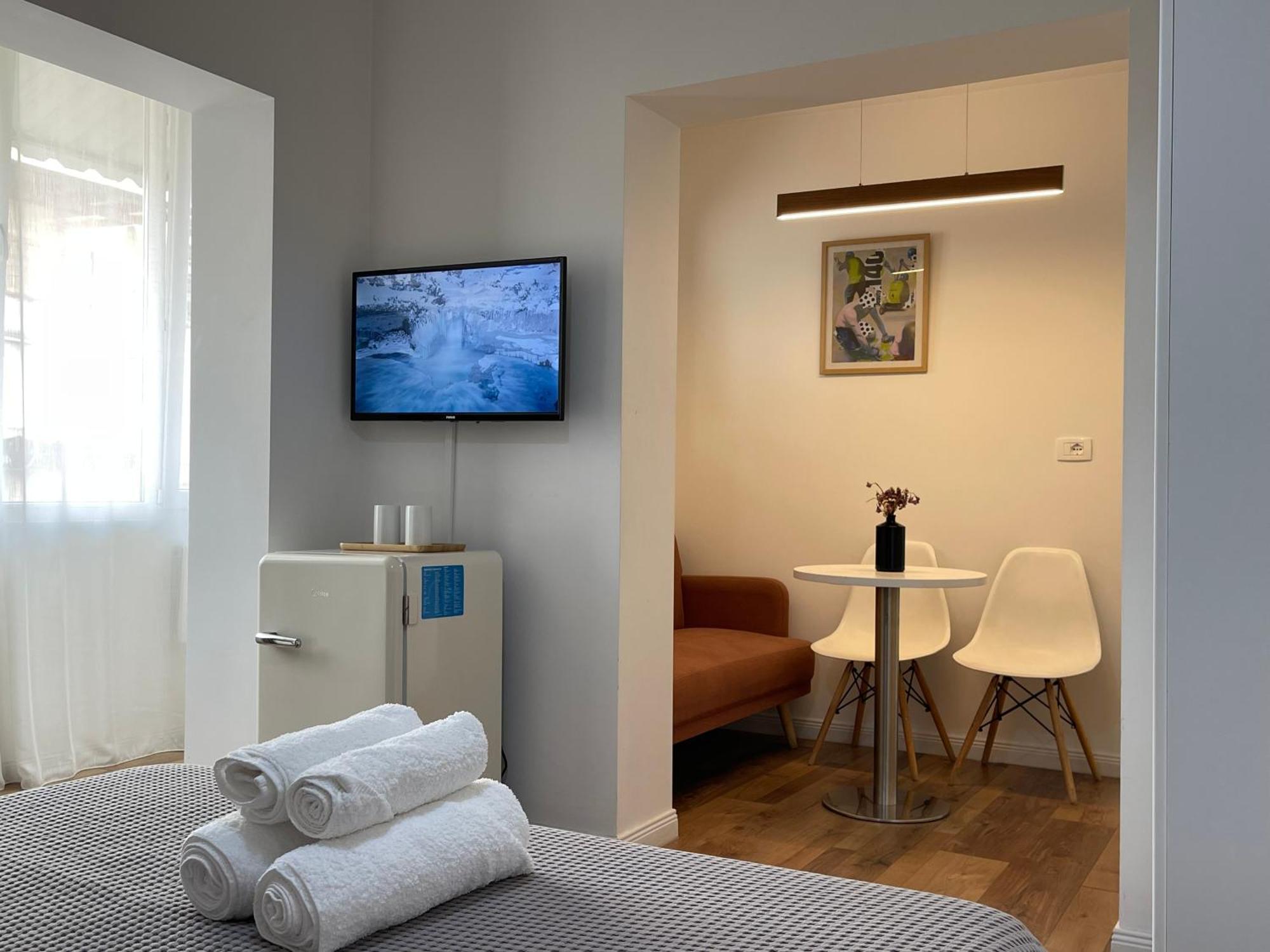Central Studio Apartments Tiranë Luaran gambar