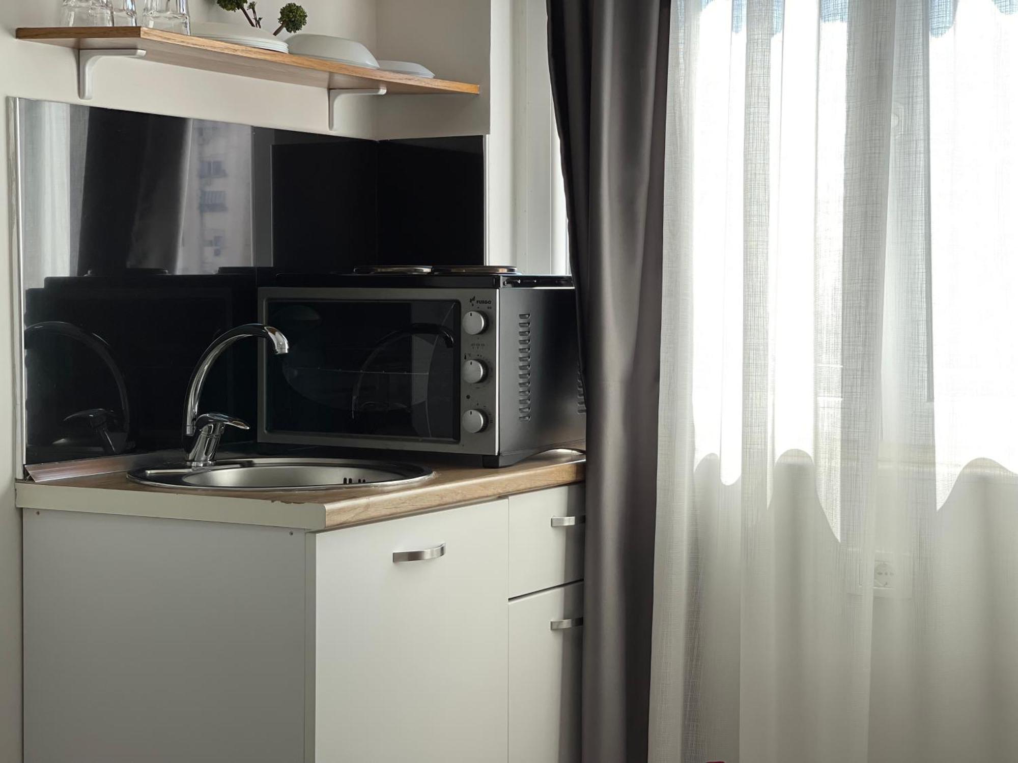 Central Studio Apartments Tiranë Bilik gambar